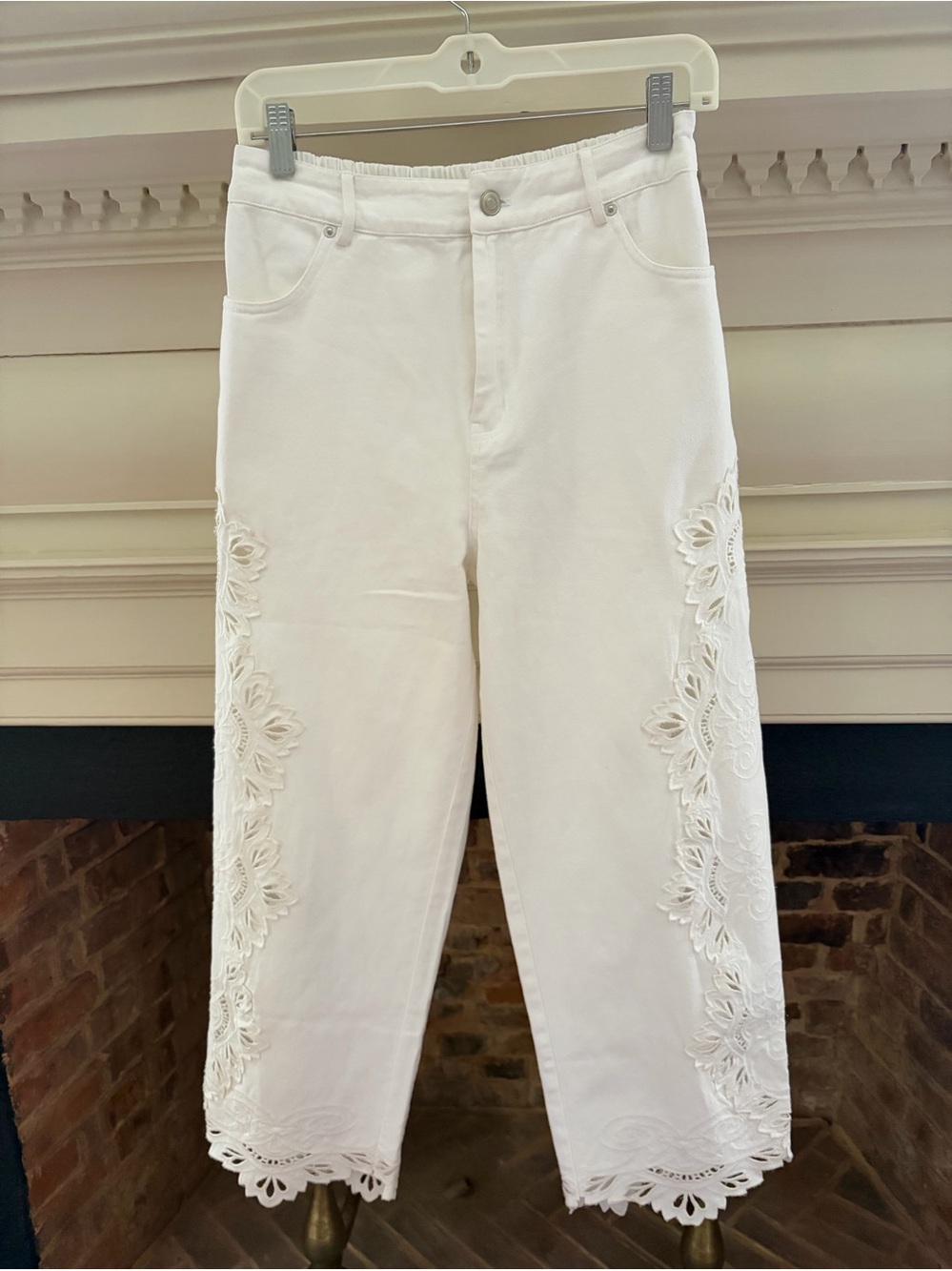 Altar’D State Ivory Laser Cut Denim Capris Sz 5 Small NWT $ 98